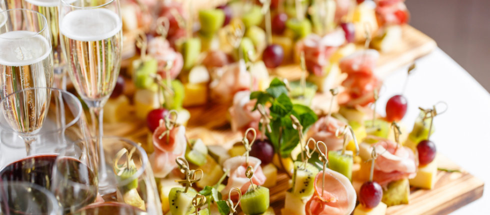 Complimentary Fizz & Canapes